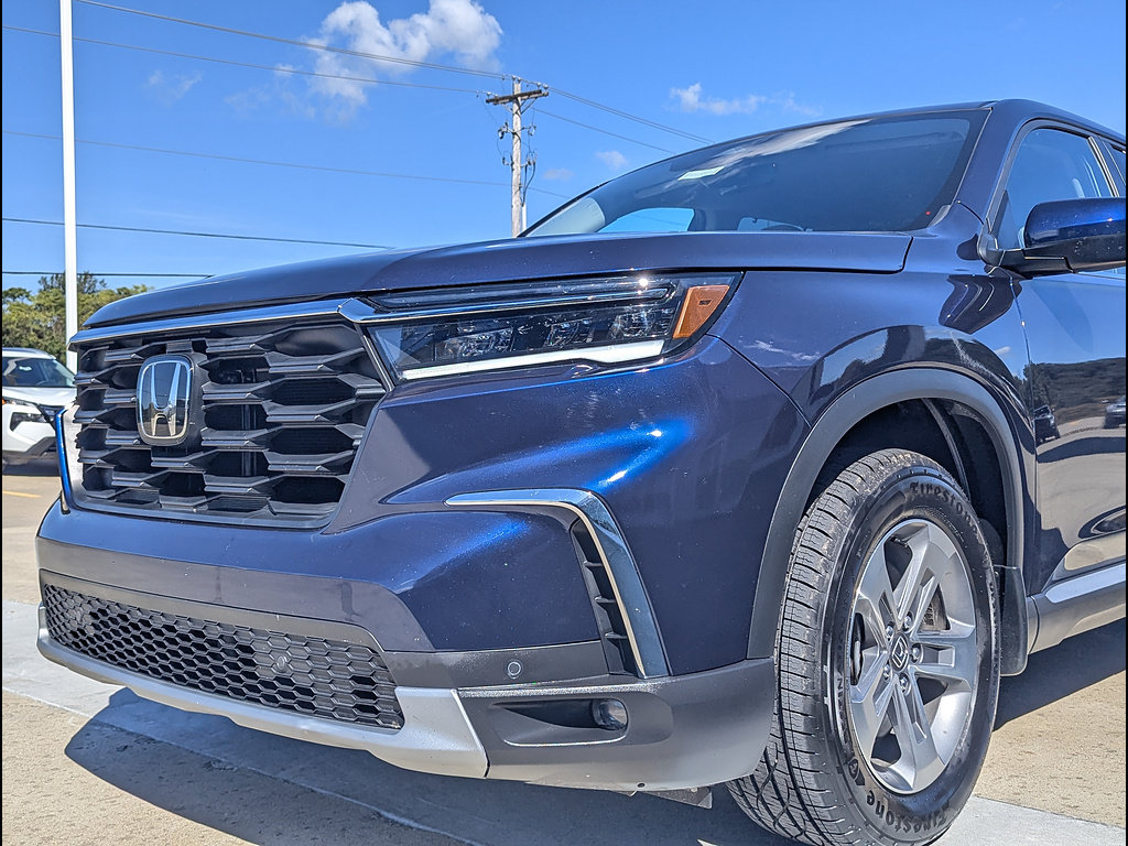 Used 2025 Honda Pilot EX-L image 12
