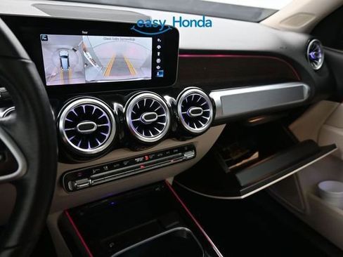 Used 2021 Mercedes-Benz GLB 250 w/ Premium Package image 12