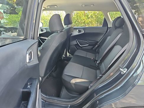 Used 2024 Kia Soul LX w/ Option Group 015 FWD image 9