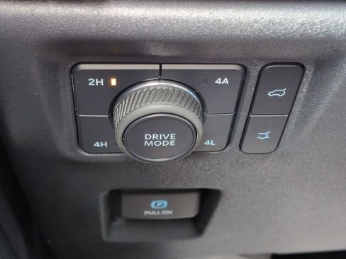 Used 2025 Ford Expedition Platinum w/ Driver's Package AWD/4WD image 21