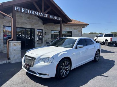 Used 2019 Chrysler 300 Touring w/ Chrome Appearance Package