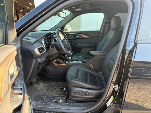 Used 2023 Chevrolet TrailBlazer ACTIV w/ Sun and Liftgate Package FWD image 9
