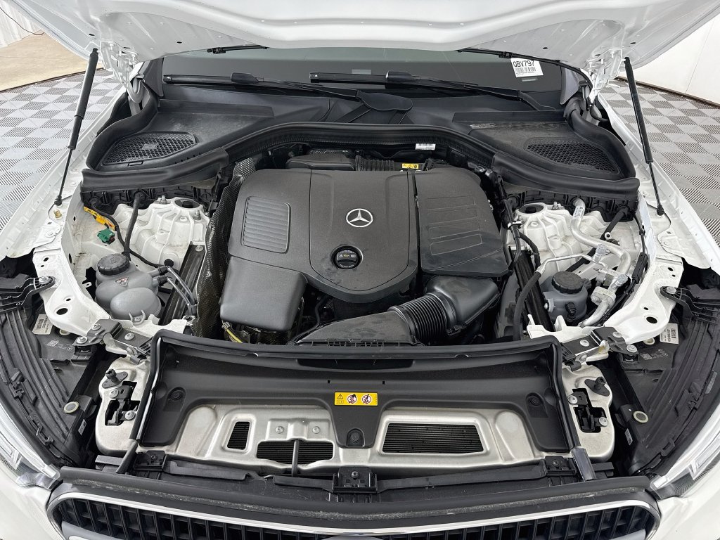 Used 2025 Mercedes-Benz GLC 350e 4MATIC image 29