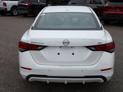 Used 2024 Nissan Sentra SV image 4