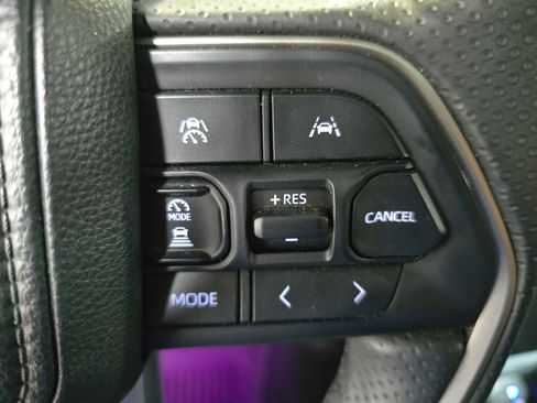 Used 2025 Toyota 4Runner TRD Off-Road Premium AWD/4WD image 15