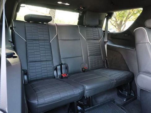 Certified 2025 Cadillac Escalade V w/ LPO, ONYX Package image 35