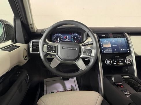 Used 2025 Land Rover Discovery S AWD/4WD image 26