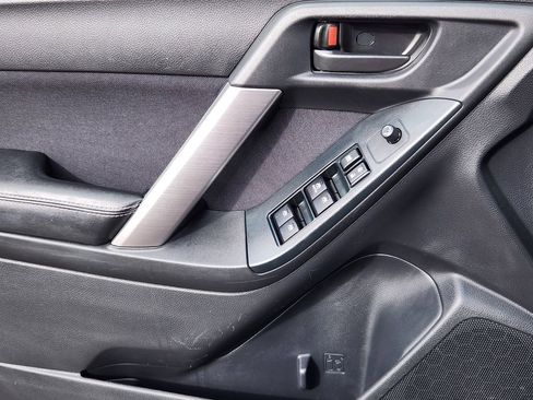 Used 2016 Subaru Forester 2.5i w/ Alloy Wheel Package image 12