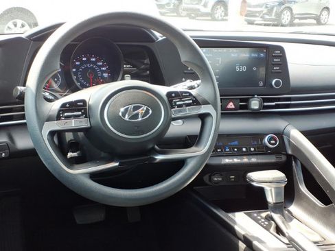 Used 2023 Hyundai Elantra SEL FWD image 10