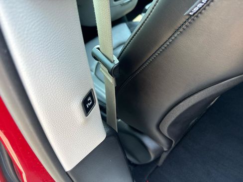 Used 2024 Chrysler Pacifica Touring-L FWD image 31