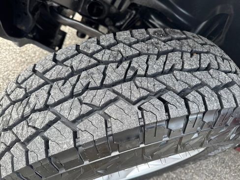 Used 2022 Jeep Gladiator Sport image 26