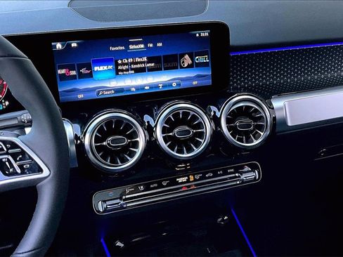 New 2026 Mercedes-Benz GLB 250 4MATIC image 7