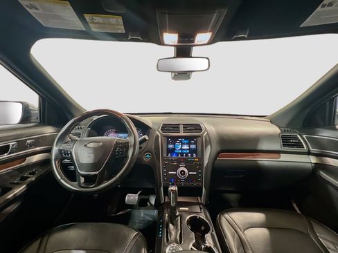 Used 2018 Ford Explorer Platinum AWD/4WD image 17