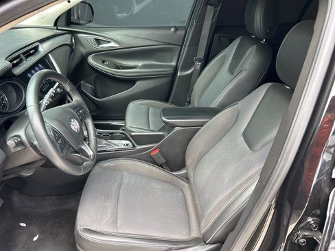 Used 2022 Buick Encore GX Select w/ Sport Touring Package FWD image 8