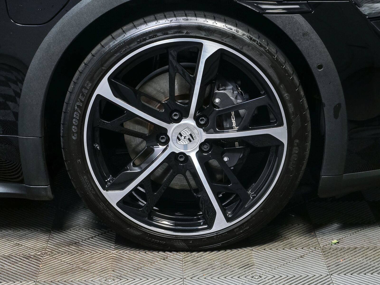 Certified 2025 Porsche Taycan 4 Cross Turismo AWD/4WD image 40