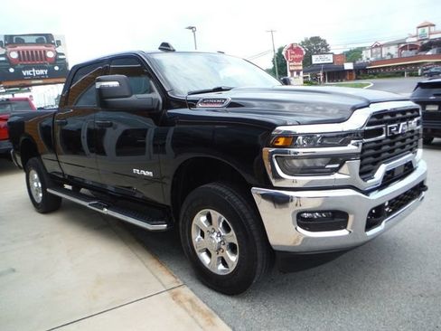Certified 2026 RAM 2500 Big Horn AWD/4WD image 9