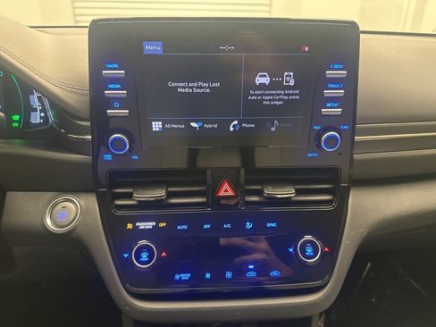 Used 2022 Hyundai Ioniq SE image 20