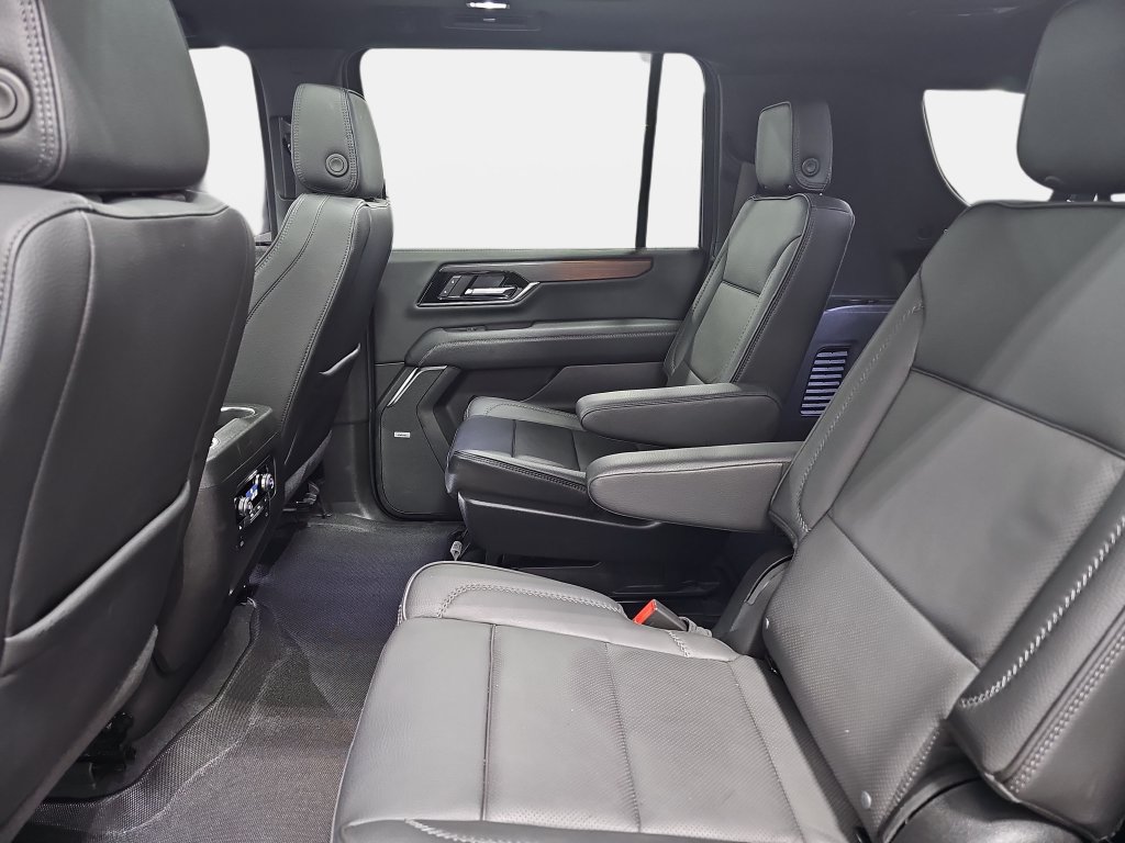 Used 2026 GMC Yukon XL Denali w/ Sun & Power Step Package AWD/4WD image 13