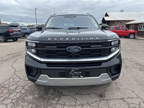 Used 2025 Ford Expedition Max Platinum AWD/4WD image 2