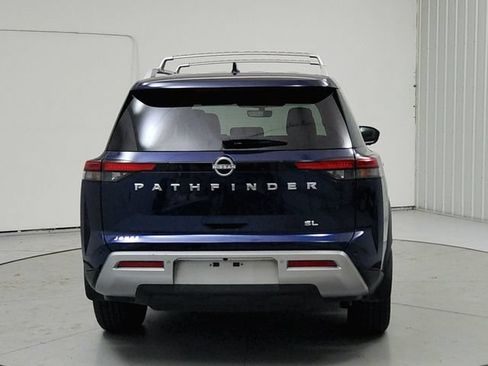Used 2025 Nissan Pathfinder SL FWD image 6