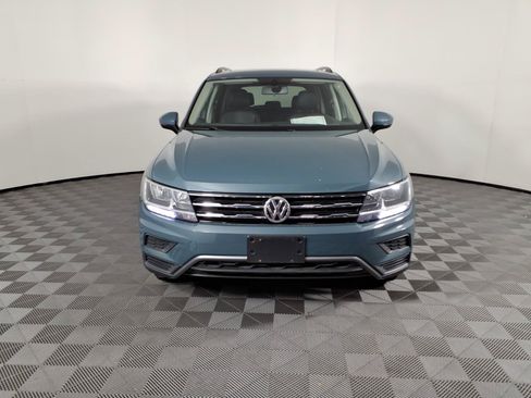 Used 2020 Volkswagen Tiguan SE w/ Panoramic Sunroof Package AWD/4WD image 2