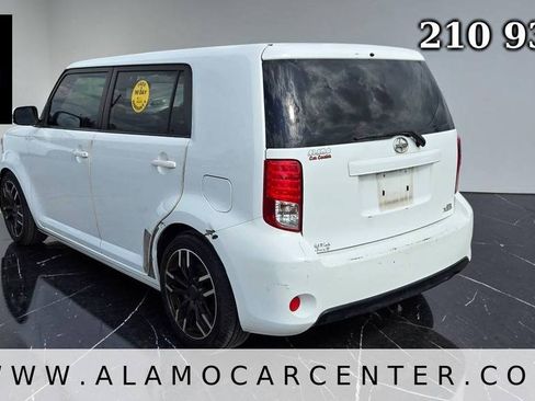 Used 2014 Scion xB FWD image 3