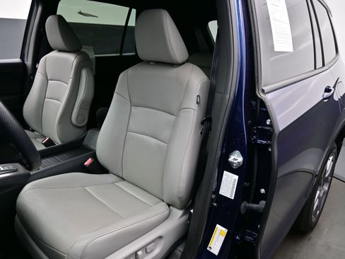 Used 2023 Honda Passport EX-L image 15