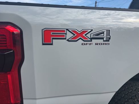 New 2026 Ford F250 Lariat w/ Lariat Ultimate Package AWD/4WD image 9