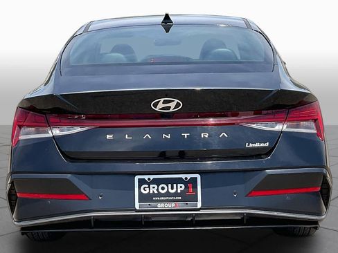 Used 2024 Hyundai Elantra Limited FWD image 5