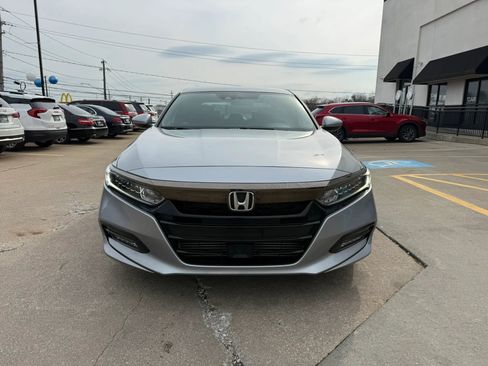 Used 2019 Honda Accord Sport image 2
