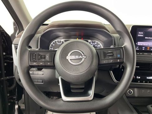 Used 2022 Nissan Rogue SV image 21