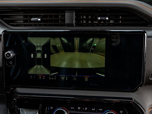 Used 2024 GMC Sierra 2500 AT4 w/ AT4 Premium Plus Package image 26