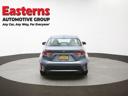 Used 2022 Toyota Corolla LE FWD image 35
