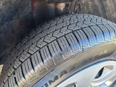 Used 2019 Toyota RAV4 LE w/ All Weather Liner Package FWD image 33