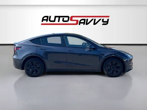 Used 2025 Tesla Model Y Long Range AWD/4WD image 8
