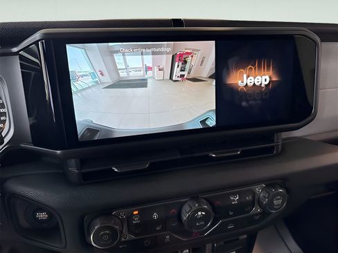 New 2026 Jeep Gladiator Sport AWD/4WD image 18