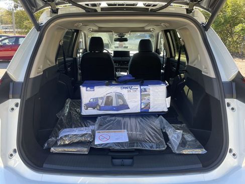 Certified 2025 Nissan Rogue SL w/ Tech Package FWD image 16