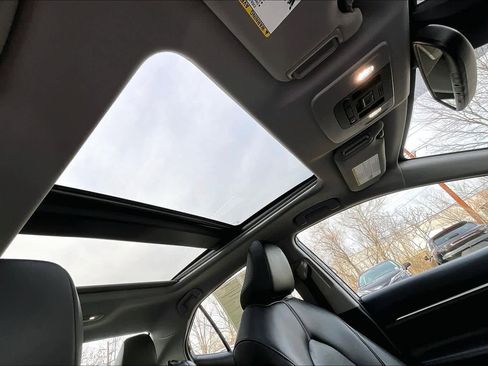 Used 2023 Toyota Camry XLE image 13