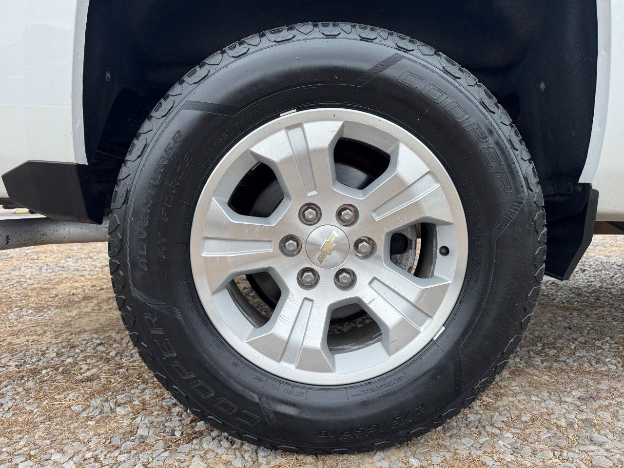 Used 2018 Chevrolet Silverado 1500 LT w/ All Star Edition AWD/4WD image 12