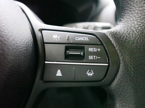 Certified 2025 Honda HR-V LX image 18
