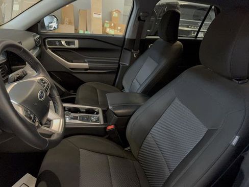 Certified 2024 Ford Explorer XLT image 12