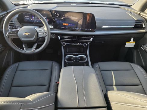 New 2025 Chevrolet Traverse LT w/ Driver Confidence Package image 18