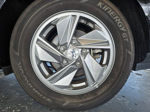 Used 2025 Hyundai Elantra SE FWD image 43