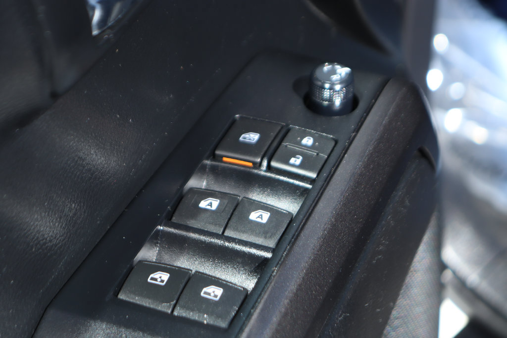 Used 2021 Toyota Tacoma TRD Off-Road w/ Technology Package AWD/4WD image 15