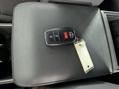 Used 2025 Toyota Tacoma SR5 RWD image 28