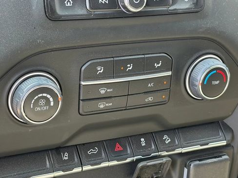 Used 2024 Chevrolet Silverado 2500 Custom w/ Custom Convenience Package AWD/4WD image 18