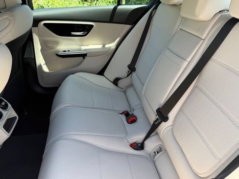 Used 2025 Mercedes-Benz C 300 Sedan image 23