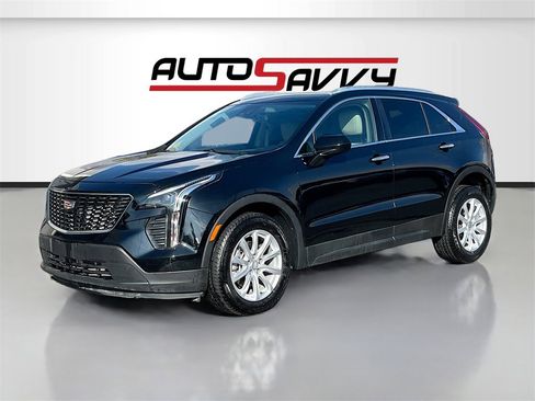 Used 2023 Cadillac XT4 Luxury w/ Cold Weather Package image 3