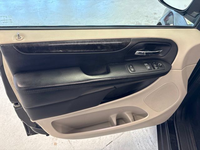 Used 2016 Dodge Grand Caravan SE w/ Quick Order Package 29E SE FWD image 15