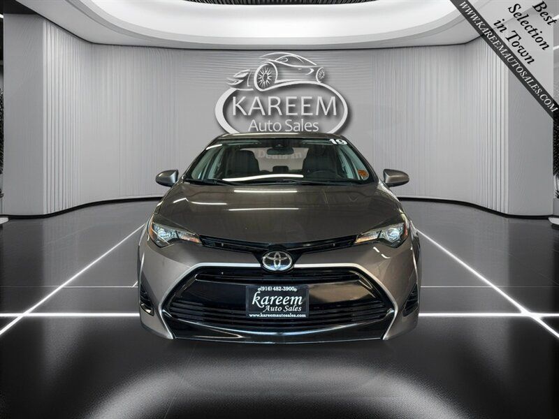 Used 2019 Toyota Corolla LE FWD image 2